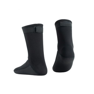 Calcetines de playa impermeables de neopreno de 3mm para hombres y mujeres calcetines cálidos antideslizantes a prueba de frío calcetines de mar de <span class=keywords><strong>buceo</strong></span> para nadar con esnórquel - Product Image 1