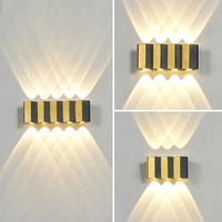 Applique murale LED extérieure étanche avec garniture dorée en nid d'abeille et éclairage multi-faisceaux - Universelle pour villa, couloir, hall, balcon