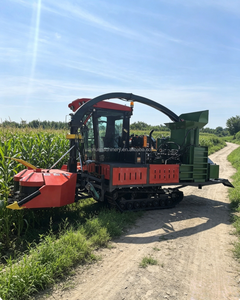 Conception moderne de ferme laitière : Moissonneuse de maïs ensilé avec rouleaux verticaux doubles précompressés - Product Image 6