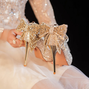 Zapatos de Novia con Tacón de Aguja, Punta en Pico, Brillantes, con Correa en el Tobillo y Lazo, Super Altos, 8 cm o Más - Product Image 2