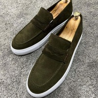 Sepatu Slip-On pria, alas kaki pantofel 48 pola polos kulit Suede imitasi tahan lama klasik ringan modis kualitas bagus