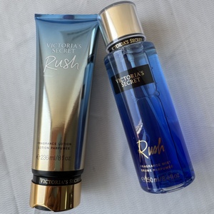 โลชั่นทาผิว VS <span class=keywords><strong>RUSH</strong></span> 236 มล. และสเปรย์น้ำหอม 250 มล. วิคตอเรีย ซีเคร็ท ของแท้ น้ำหอมสำหรับผู้หญิง มีจำหน่าย - Product Image 2