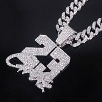 Nouveau Collier Pendentif Style Hip-Hop 23 Lettres et Chiffres Personnalisés pour Hommes Bijoux de Mode en Alliage Vente en Gros