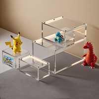 Boîte de présentation moderne en acrylique transparent pour Elite Trainer Box et Booster Box avec couvercle magnétique, résistante à l'eau et écologique pour TCG