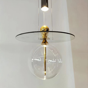 โคมไฟระย้าแก้วดีไซน์นอร์ดิกสำหรับร้านอาหาร โคมไฟข้างเตียงสไตล์โพสต์โมเดิร์น เหมาะสำหรับบาร์ โชว์รูม เคาน์เตอร์ และโต๊ะกลาง - Product Image 3