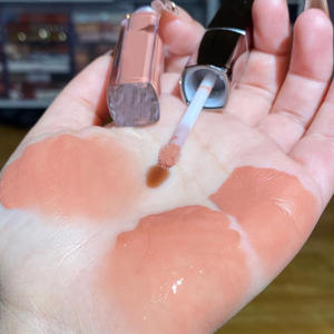 Daimanpu increíble a granel al por mayor Etiqueta Privada brillo de labios brillante secado rápido Natural impermeable protector solar brillo de labios - Product Image 4