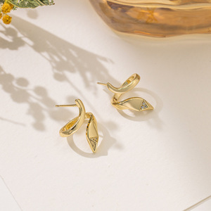 Pendientes de Aro Asimétricos de Oro de 14k con Diseño de Garra de Animal del Zodíaco, Estilo Lámpara de Araña, de Moda - Product Image 3