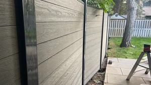 Moderno <span class=keywords><strong>de</strong></span> <span class=keywords><strong>madera</strong></span> <span class=keywords><strong>de</strong></span> plástico compuesto impermeable al aire libre jardín WPC paneles <span class=keywords><strong>de</strong></span> esgrima <span class=keywords><strong>de</strong></span> fácil montaje VALLA <span class=keywords><strong>DE</strong></span> PRIVACIDAD <span class=keywords><strong>DE</strong></span> Metal para Villa <span class=keywords><strong>enrejado</strong></span> - Product Image 5