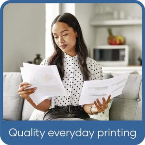 Papel Universal 11289 para Copiar, Cartón Práctico, Brillo 92, 20 lb, 8 1/2 x 11, Blanco (Caja de 2500 Hojas) - Product Image 2