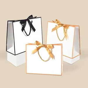 <span class=keywords><strong>Borsa</strong></span> di carta personalizzata in fabbrica Logo personalizzato con Logo personalizzato Boutique rosa bianco nero confezione regalo di carta Shopping Bag per abbigliamento - Product Image 4