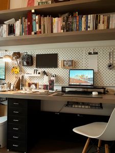 Bureau d'ordinateur multifonctionnel et bibliothèque combinés, table d'étude moderne avec huche et plateau pour clavier pour enfants et adultes - Product Image 4