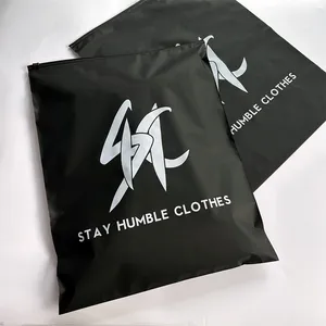 高品质定制黑色回收塑料袋品牌标志拉链袋连帽衫衣服包装袋拉链袋磨砂拉链袋