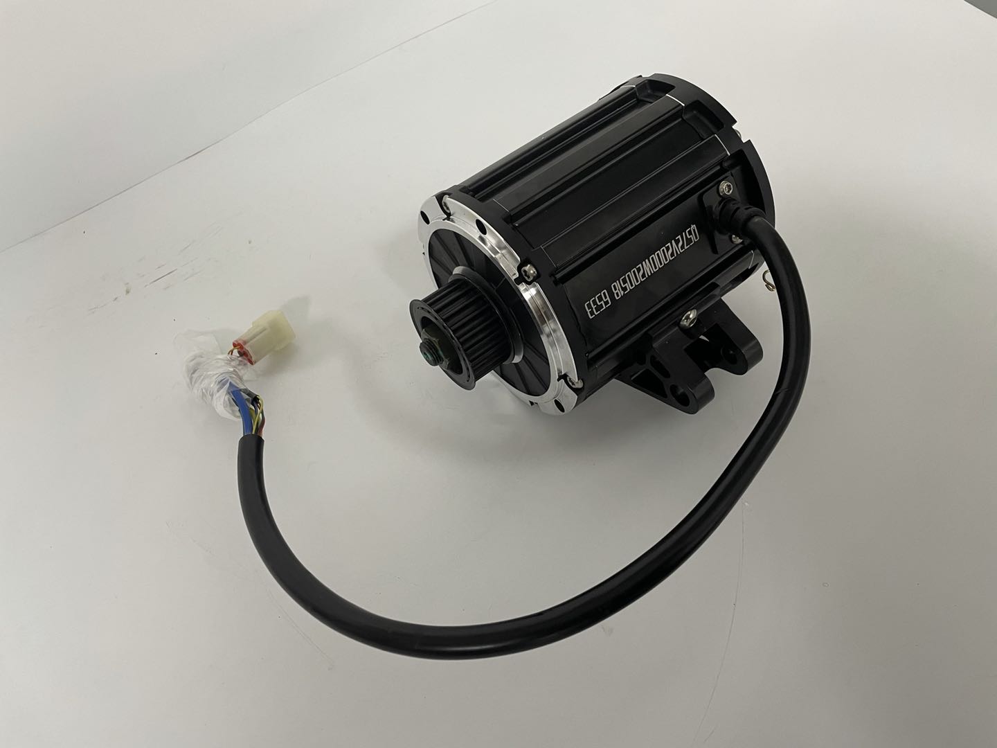 Moteur central noir QS 2kW 70H 120 (Type courroie)