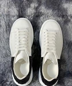 Chaussures de sport de luxe pour hommes, baskets décontractées en cuir unisexe, chaussures de marche épaisses pour femmes, vente en gros d'usine - Product Image 3
