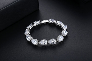 Placcato in lega di rame e platino gioielli di cristallo in argento gioiello strappo con strappo a goccia gioiello elegante da donna bracciale - Product Image 5
