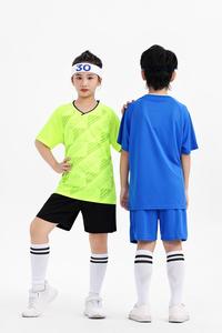 2026 Kit pelatihan sepak bola kustom uniseks atasan & celana pendek dengan Jersey desain terbaru untuk anak-anak menampilkan cetak Logo tim - Product Image 2