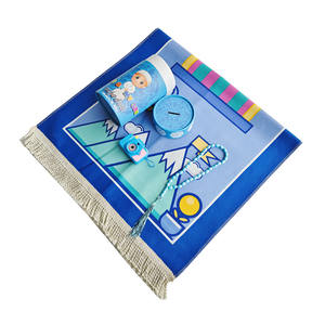 Ensemble de tapis de prière pour enfants, tapis de prière islamique pour enfants, design coloré de dessins animés avec boîte-<span class=keywords><strong>cadeau</strong></span> cylindrique - Product Image 1
