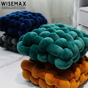 <span class=keywords><strong>Boule</strong></span> de noeud de tube carré Offres Spéciales conceptions créatives en peluche douce coussins de noeud confortables - Product Image 4