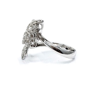 Offre Exceptionnelle : Bague de Mariage Classique en Or 18 carats et Diamants avec Grand Nœud Papillon - Product Image 2