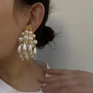Luxury Retro Exaggerated Palace Style Oil Painting White Pearl Tassel Pendant Earrings Jewelry for women