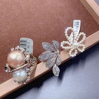 Großhandel Europäisch-Amerikanischer Luxus Retro Blumenring Vollbesetzt mit Zirkonia Edelstein Kupfer Strass Perle Gemischter Stil Damen Fingerring