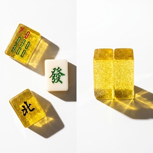 Set di Mahjong Americano di Lusso in Acrilico Moderno, 160 Tessere Incise, Design Americana Portatile per Intrattenimento Domestico - Product Image 1