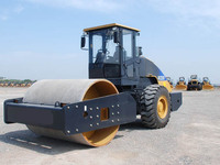 Compacteur de pneus en caoutchouc robuste SEM8220, directement de l'usine, pour les chantiers de construction routière
