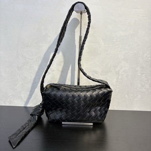 2026 Hot-selling Women's Cowhide Leather <b>Handbag</b> Luxury Genuine Leather <b>Medium</b> Bag Top Grain woven Leather Bags for Women - Product Image 3
