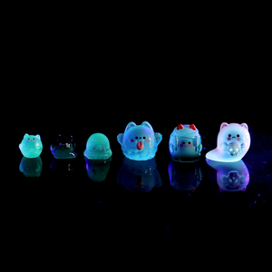 KI zhuojing Piccolo Fantasma Luminoso al Buio, Grazioso Ornamento di Halloween, Decorazione per Auto e Scrivania, Paesaggio in Resina Granulare Scintillante - Product Image 2