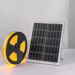 Bande lumineuse <span class=keywords><strong>LED</strong></span> <span class=keywords><strong>solaire</strong></span> étanche IP65 pour jardin, ambiance extérieure, lumière chaude avec alimentation AC 85-265V - Product Image 1