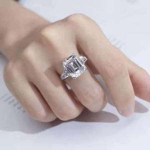 Bague Classique à Trois Pierres en Moissanite, Argent 925, VVS, Design Élégant et Scintillant pour Femme, Cadeau de Mariage, Bijoux - Product Image 1