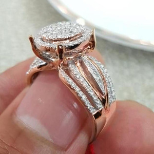 Anello stellato per donna, design scintillante completamente intarsiato, gioielli eleganti e alla moda - Product Image 3