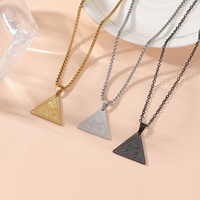 Collier de mode en acier inoxydable avec calligraphie religieuse triangulaire Coranique, style arabe islamique musulman, fait main, vente en gros, cadeau de l'Aïd