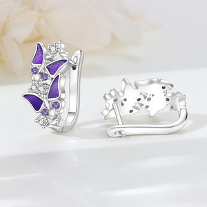 Pendientes/argollas desmontables de latón blanco con mariposas y estrellas moradas, un regalo original y exclusivo para niñas, muy vendidos. - Product Image 4