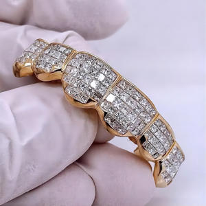 Custom Vvs Moissanite Dientes Grillz Entrega rápida Iced Out Princess Cut Fine 925 Silver Hip Hop Grilliz para dientes - Product Image 1