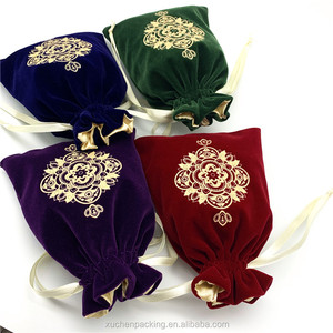 Sacchetto per Carte dei Tarocchi in Velluto Nero con Logo Personalizzato e Fodera in Raso - Product Image 2