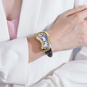 Nouvelle montre en acrylique ovale torsadée Y2K Alien, mode masculine et féminine, haut de gamme, étanche, niche, quartz antique - Product Image 2