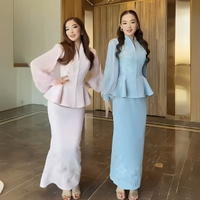 Robe longue élégante et luxueuse en tissu polyester fait main du Moyen-Orient, à motifs floraux
