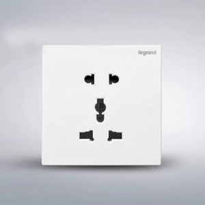 Multiprise <span class=keywords><strong>Legrand</strong></span> multifonction à cinq prises CA, prise universelle composite, prise internationale authentique - Product Image 1