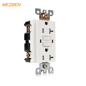 Tomacorriente GFCI resistente a manipulaciones de 20 amperios para América, 120V/60Hz, con autoprueba - Product Image 2