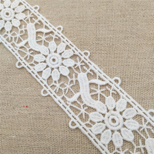 Ribete de encaje guipur bordado con flores blancas de 4 cm de ancho para vestido, borde decorativo elegante hecho a mano - Product Image 1