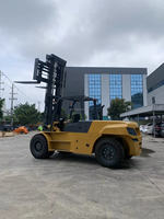 Chariot élévateur diesel de 16 tonnes pour la manutention de structures en acier lourdes, le chargement d'équipements industriels et les opérations logistiques en usine