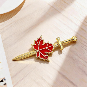 เข็มกลัดรูปดาบชุบทองหรูหรา ขัดเงาอย่างดี ตราสัญลักษณ์<span class=keywords><strong>ดาบ</strong></span>อัศวิน สำหรับเป็นของขวัญเพื่อนเจ้าบ่าว ตกแต่งลายนูน 2 มิติ 3 มิติอย่างละเอียด - Product Image 1