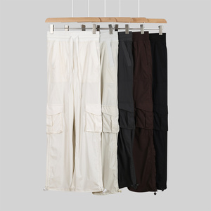 Pantalon de jogging léger pour studio de danse avec cordon de serrage à la taille, poches cargo latérales froncées et poches pour le fitness - Product Image 6