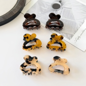 مشبك شعر صغير على شكل أذن أرنب بنمط صدفة السلحفاة، مشبك شعر صغير مجوف لطيف، إكسسوار شعر أنيق يومي للنساء - Product Image 1