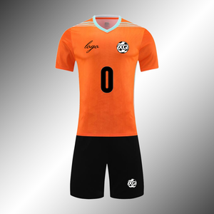 2026年足球队队服定制，企业比赛队服，印有徽标、姓名和号码 - Product Image 3