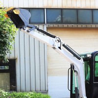 Mini-excavatrice de 2,5 tonnes, petite pelle compacte, machine de construction compacte, excavatrice sur chenilles hydraulique diesel pour l'agriculture, le jardinage et l'aménagement paysager