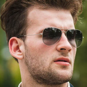 نظارات شمسية معدنية جديدة بأفضل جودة للرجال/النساء طراز RB3513 147/71 نظارات طيار مسطحة رمادية بعدسات خضراء 58 مم - Product Image 6