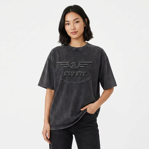 เสื้อยืดคอตตอนโอเวอร์ไซส์ลายโลโก้ Fly Fit แบบนูน สำหรับผู้ชาย สไตล์ลำลอง คอกลม แขนสั้น ผ้าเจอร์ซีย์แบบซักแล้ว รับผลิตแบบ OEM/ODM ตามสั่ง - Product Image 1