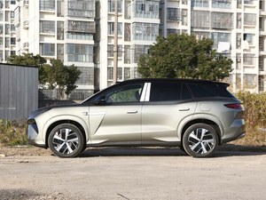 BYD Tang L DM: SUV Ibrido Plug-in/Elettrico Puro di Medie-Grandi Dimensioni, Bestseller per Uso Aziendale/Familiare, 2WD/4WD - Product Image 3